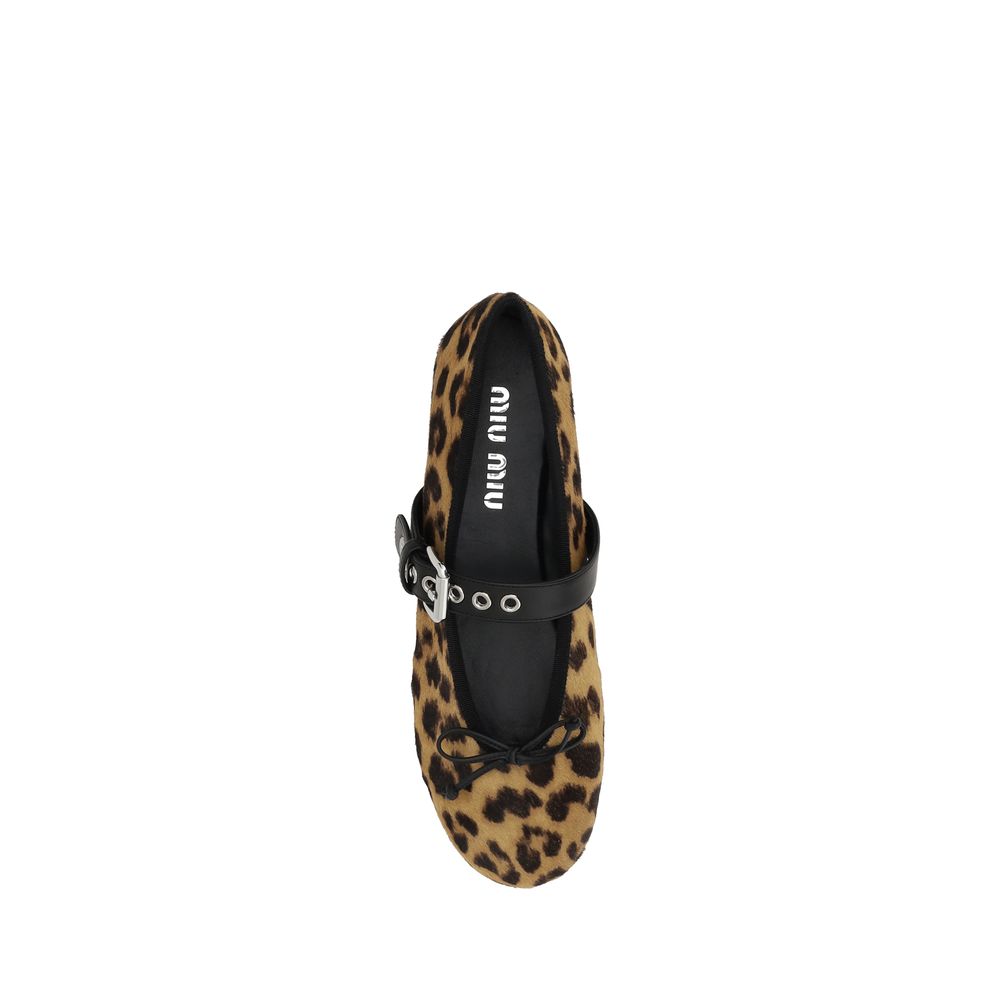 Contrasting logoed insole enhancing the brand’s unmistakable aesthetic