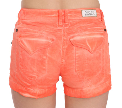 Crafted from 98% cotton and 2% elastane for style and comfort