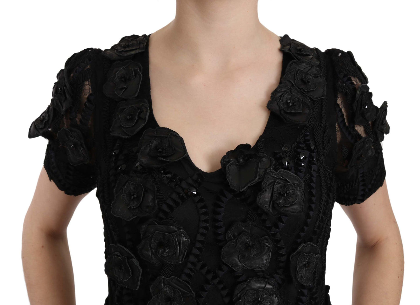 Luxurious above-the-knee cut dress with exquisite floral leather detailing
