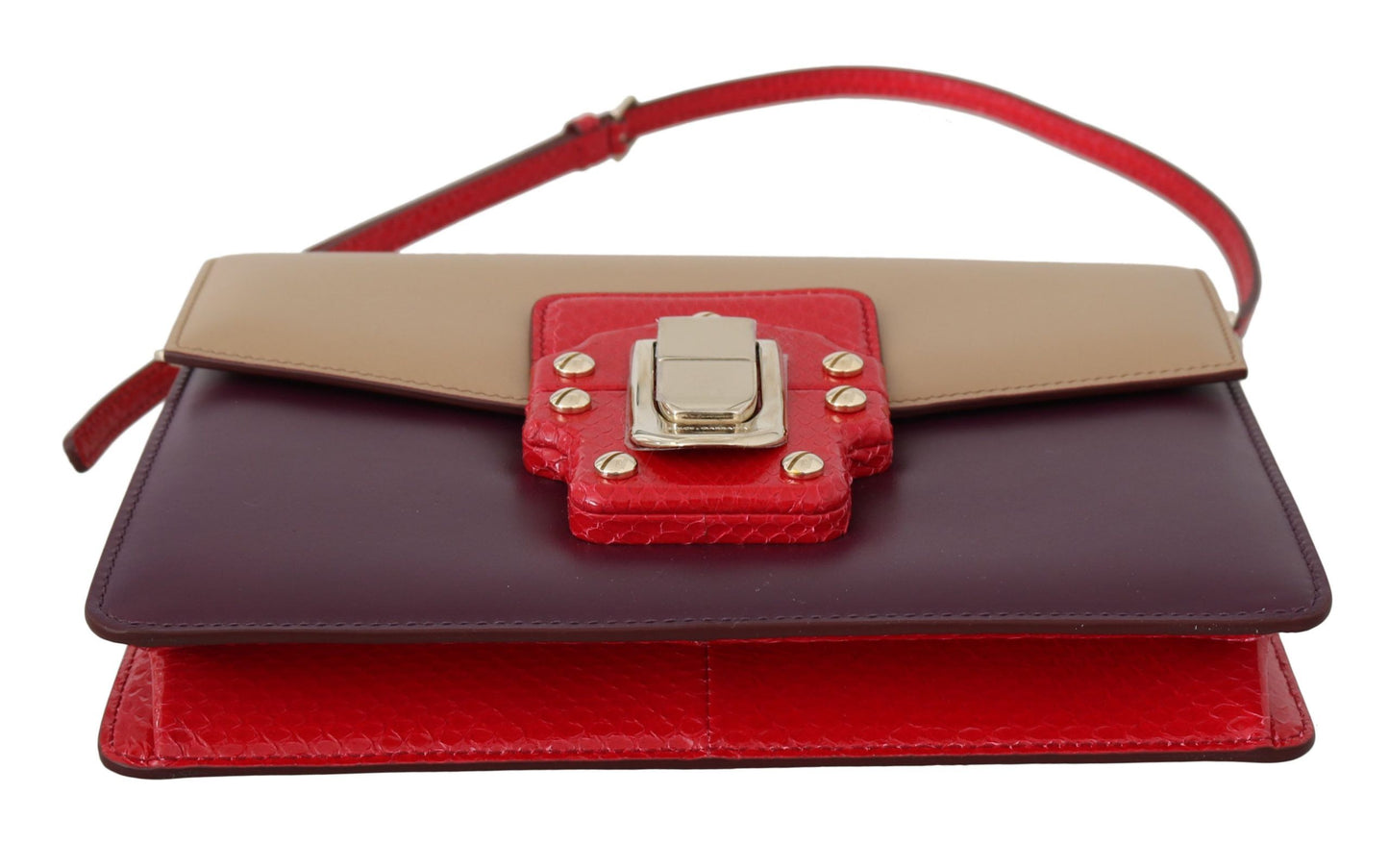 Authentically made in Italy, the Dolce & Gabbana LUCIA bag promises to add a touch of elegance to any ensemble
