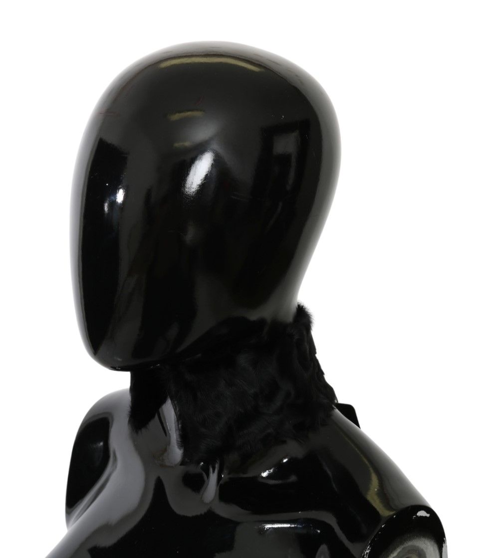 Sumptuous 100% lambskin construction for unparalleled softness and warmth