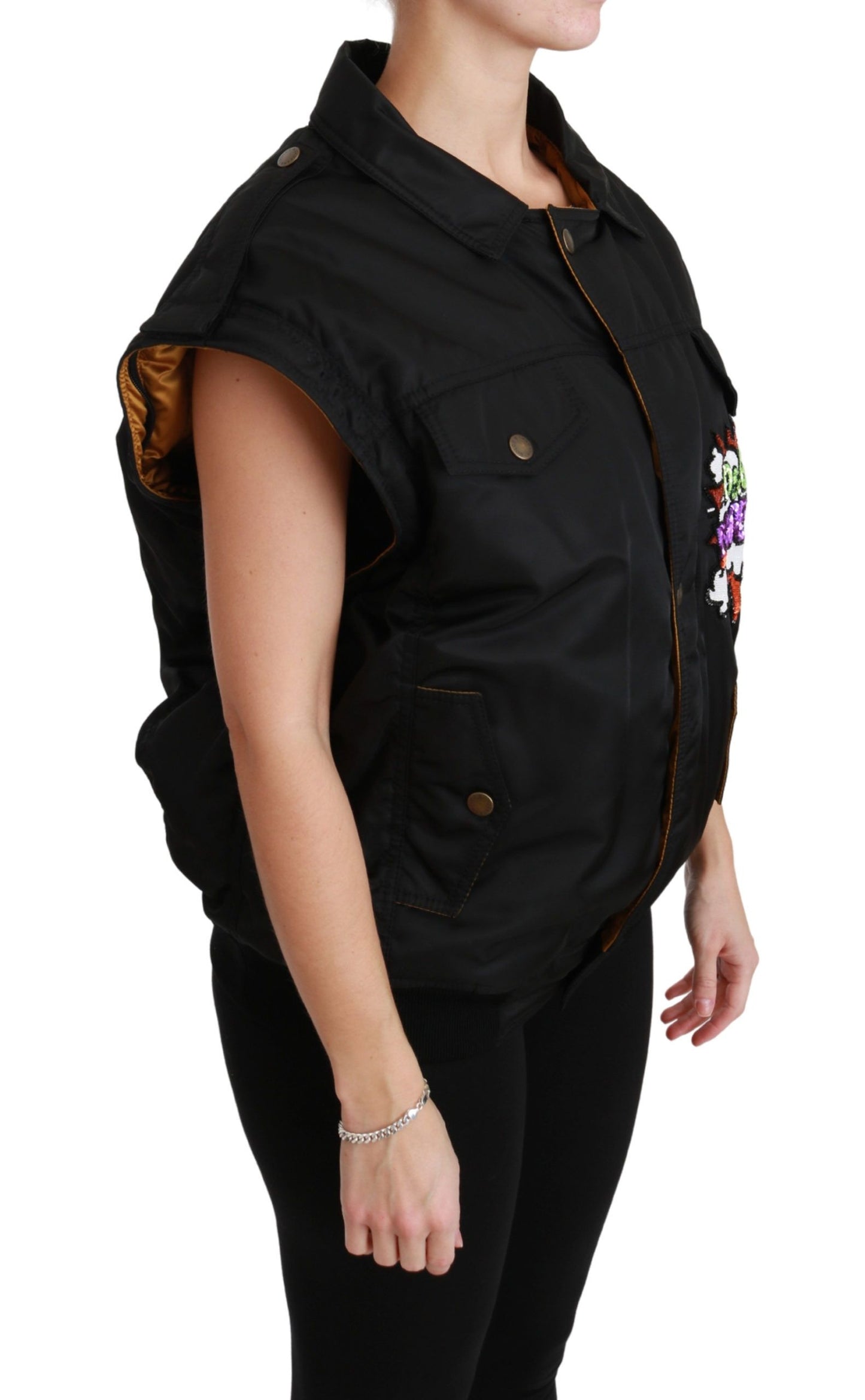 Sophisticated and practical black jacket with removable features