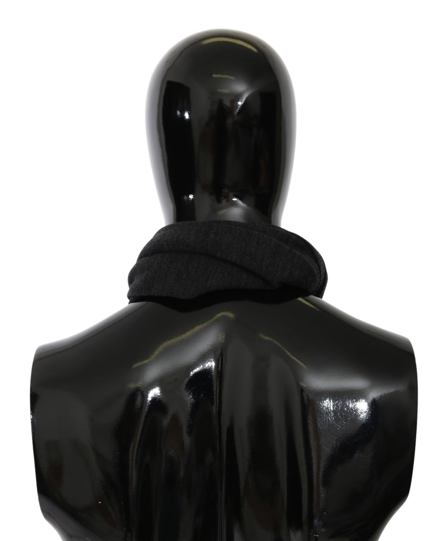Stylish and warm men's scarf with sophisticated 'DGLovesLondon' embroidery