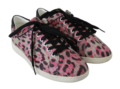 Fashion-forward, high-class craftsmanship with comfortable fit