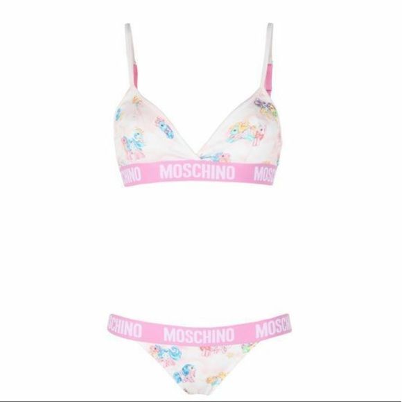 Soft and cozy cotton blend sleepwear set from Moschino