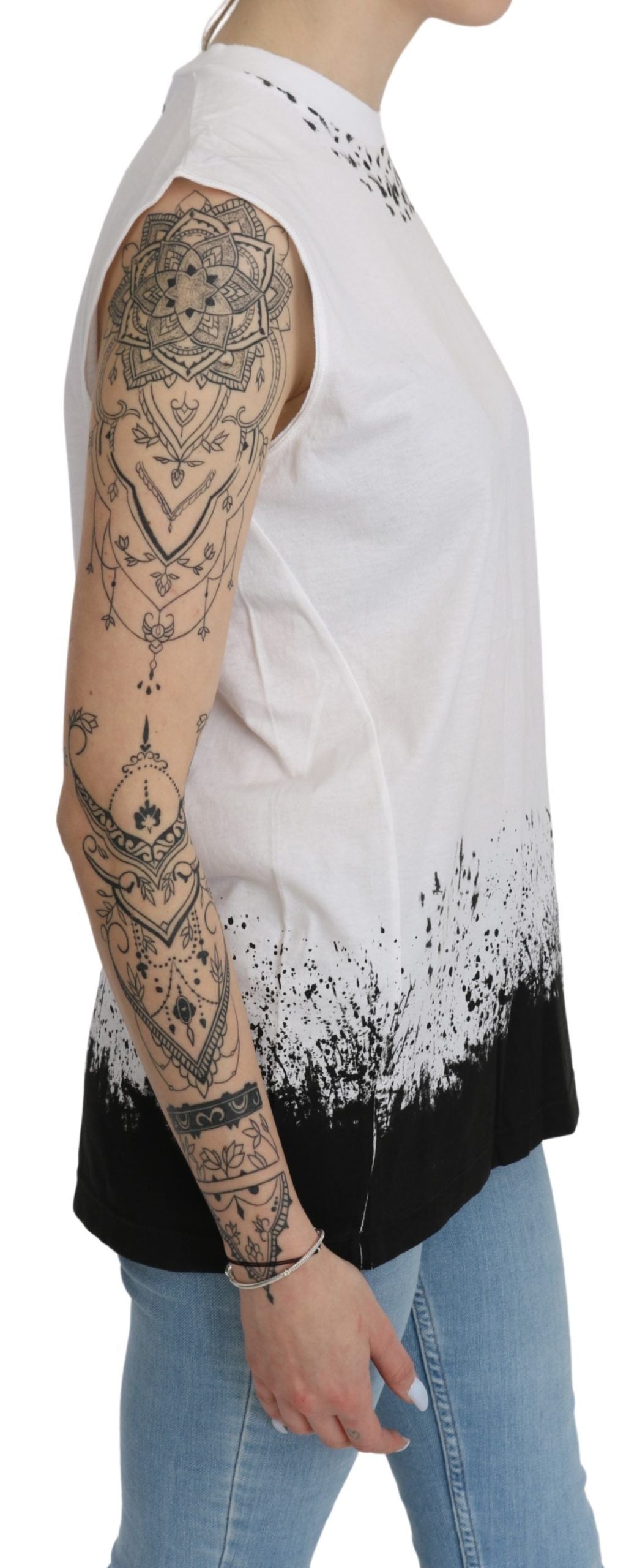 White sleeveless cotton crew neck top by Dsquared², perfect for summer outings