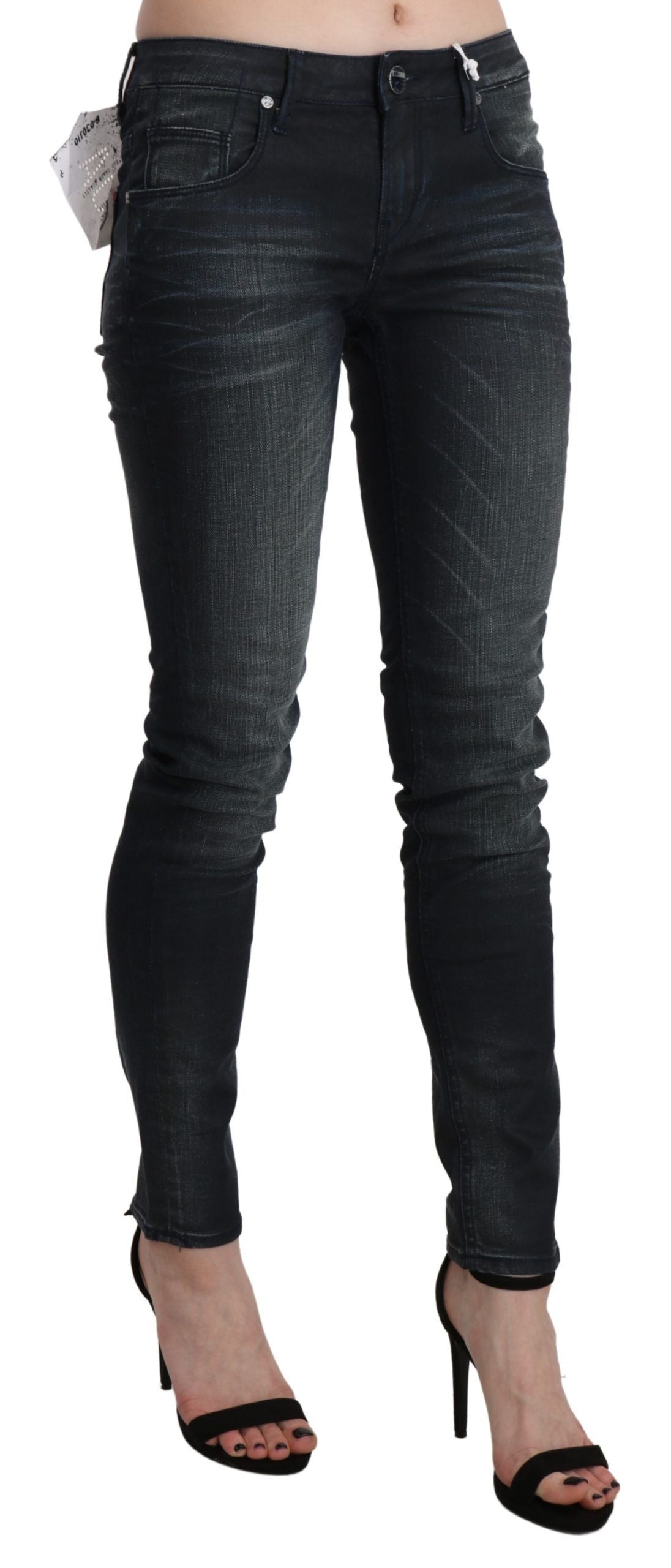 Versatile staple black washed low waist skinny jeans with subtle logo details