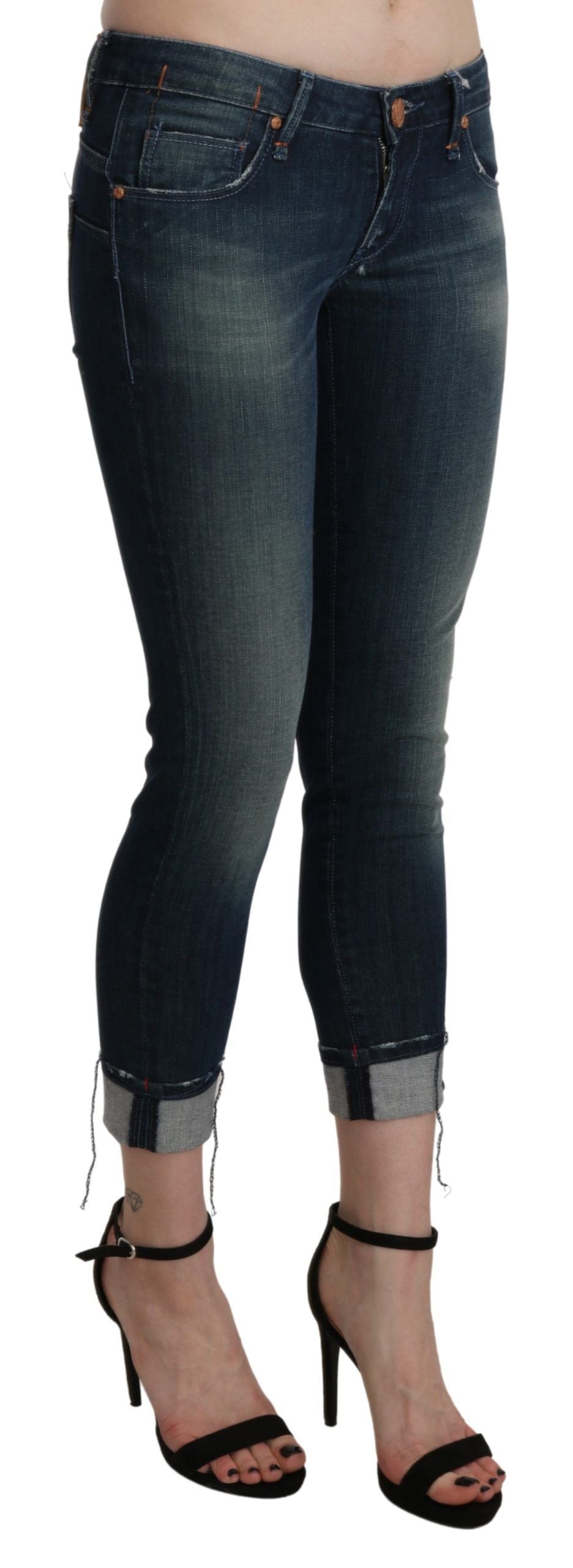 High-fashion and timeless appeal blue washed skinny cropped denim jeans