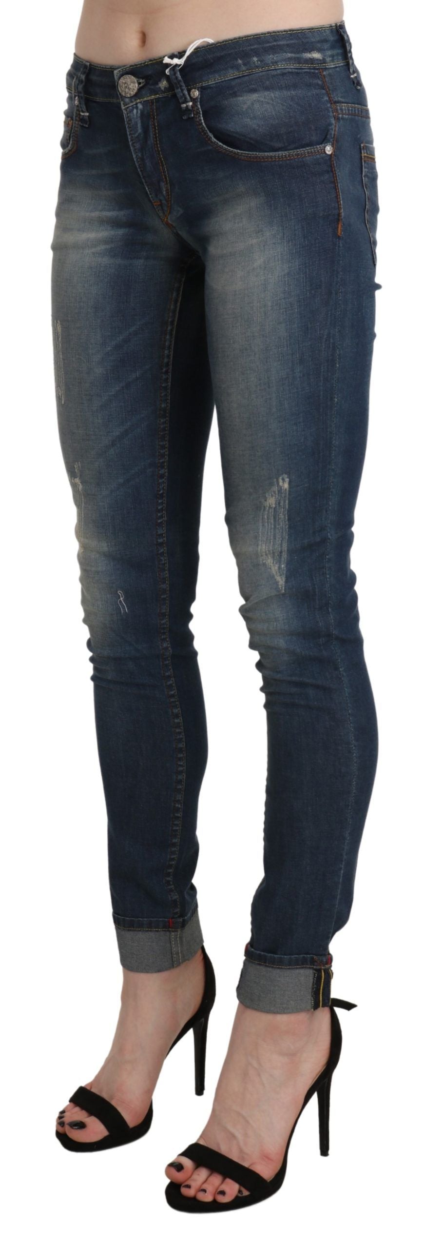 Acht Chic Blue Washed Skinny Cropped Jeans for a trendy casual look