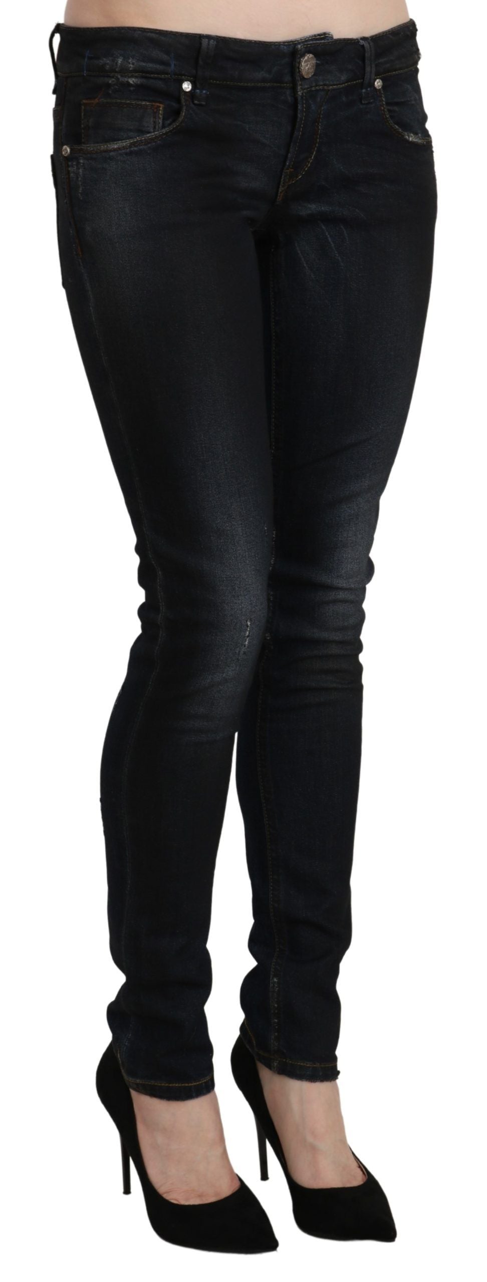 Acht's black-washed Skinny Jeans, perfect for casual or evening wear