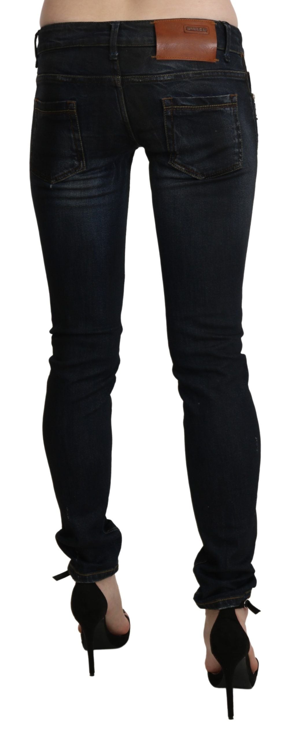 High-quality cotton black jeans with discreet zipper closure