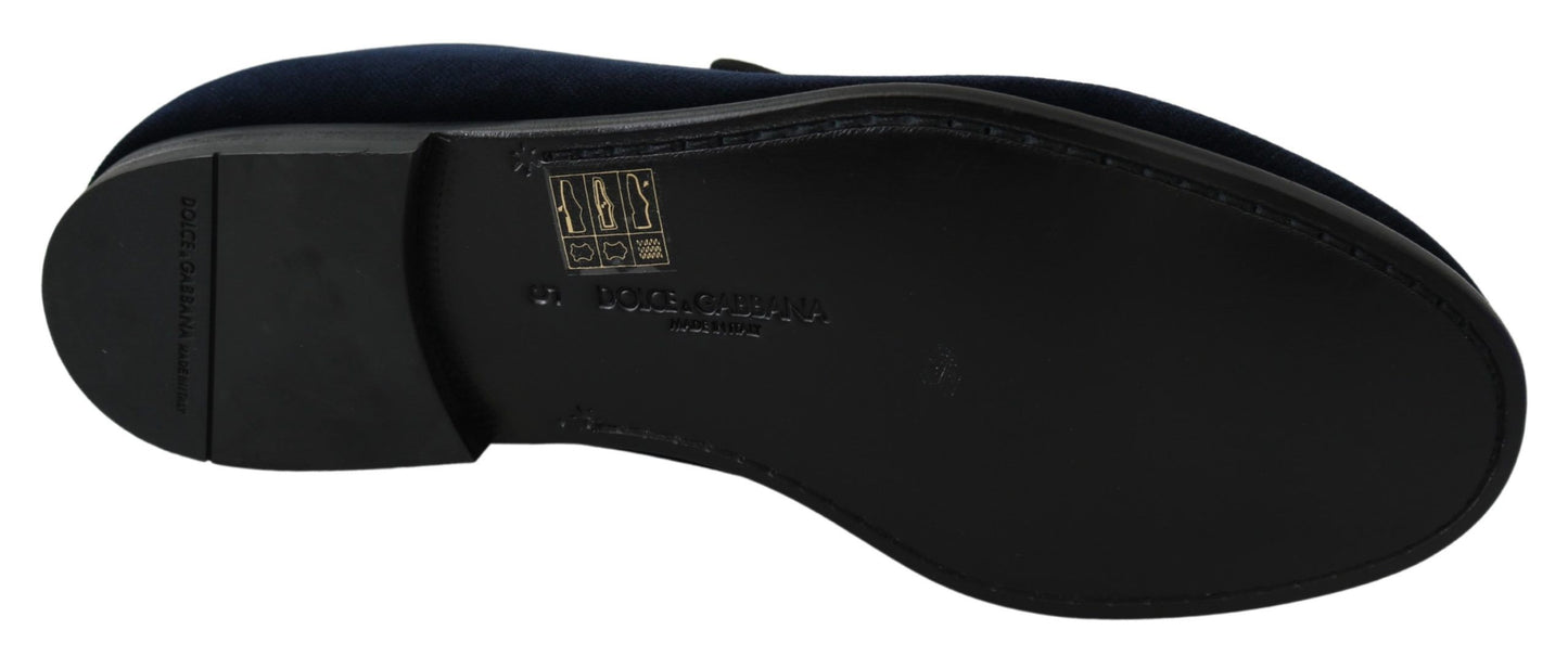  High-quality men’s loafers in opulent blue with leather sole 