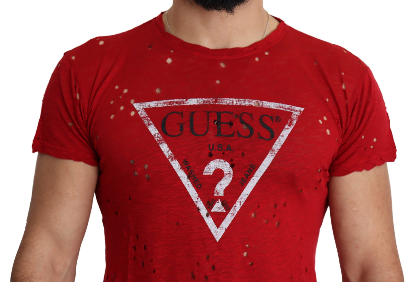  Comfortable and stylish red cotton t-shirt from Guess 
