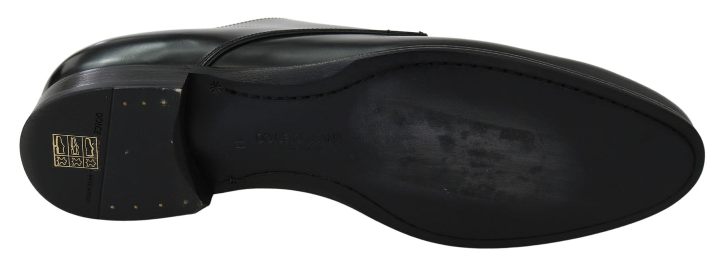 Premium Italian craftsmanship and luxurious insole with understated logo