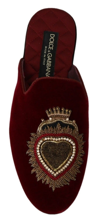 Stylish Dolce & Gabbana slides made of 52% Leather 48% Cotton with smooth red satin lining