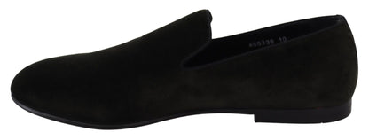 Elegant green velvet loafers with Italian craftsmanship and leather sole