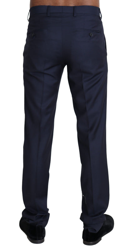 Italian sartorial piece with button and zipper closure
