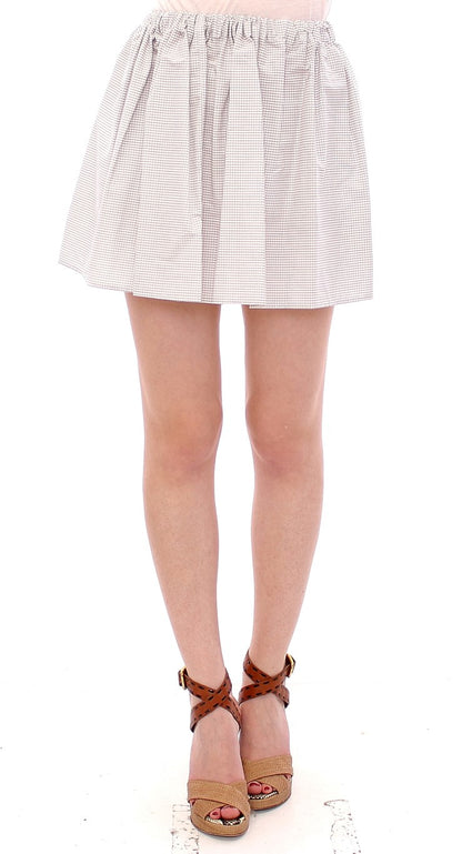 Stunning Andrea Incontri white mini skirt with above-knee cut