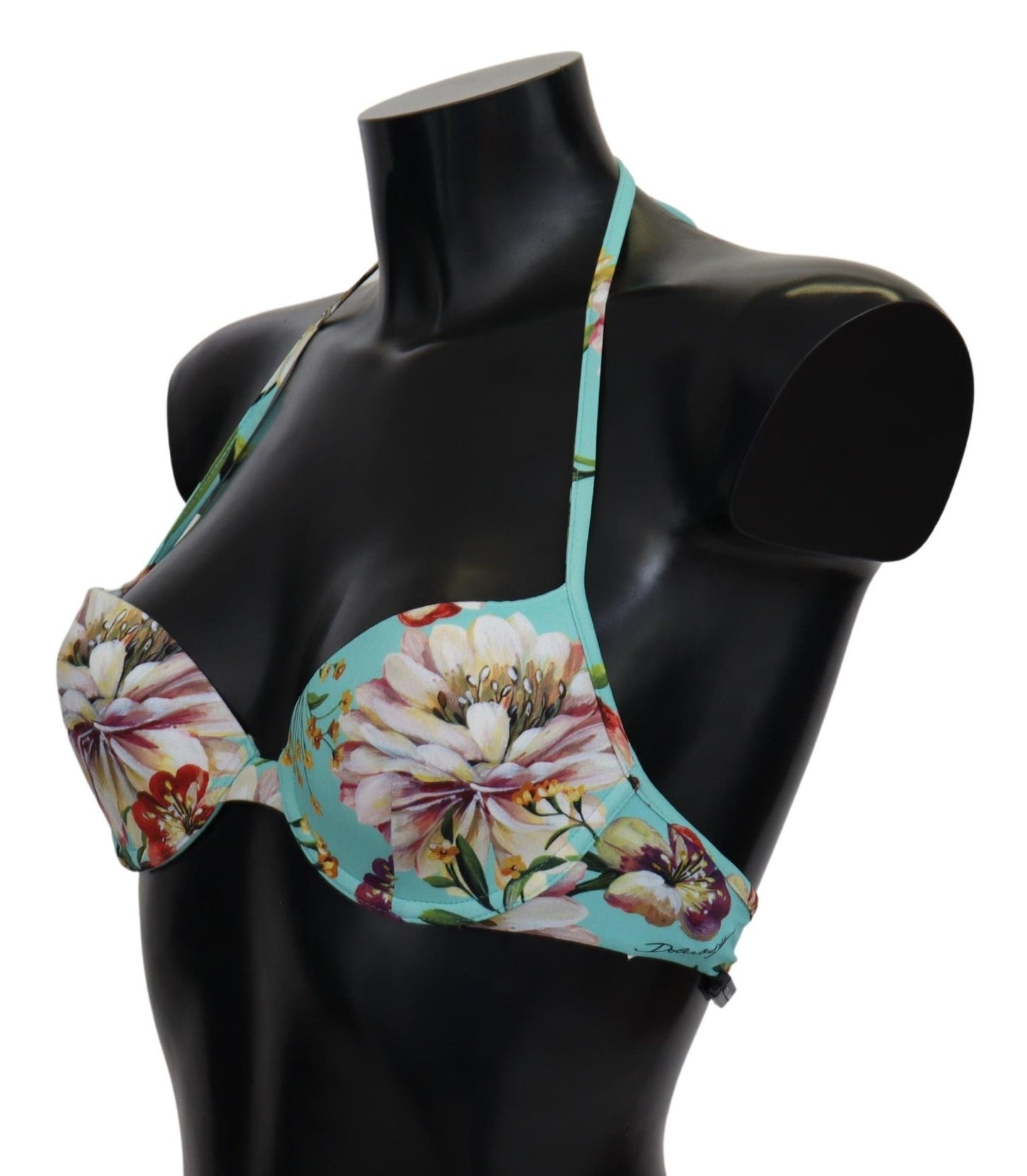 Exquisite floral design and subtle logo detailing for luxury