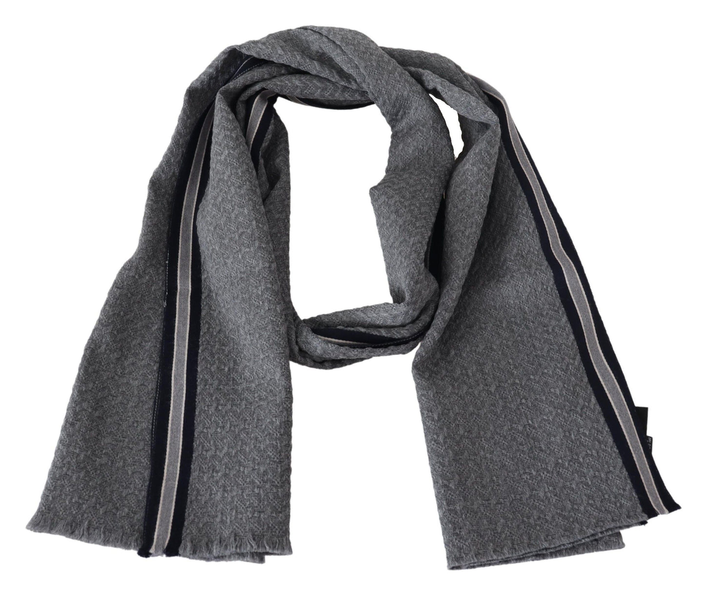 100% wool scarf with discreet brand logo embroidery and tasteful fringes