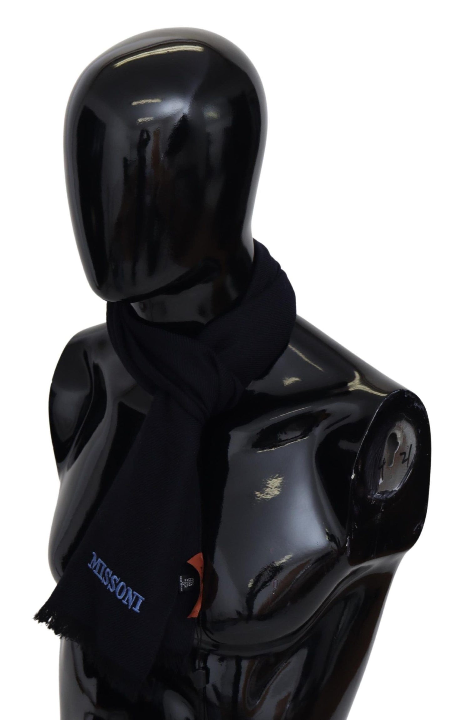 Unisex black wool scarf with classic design and Italian craftsmanship