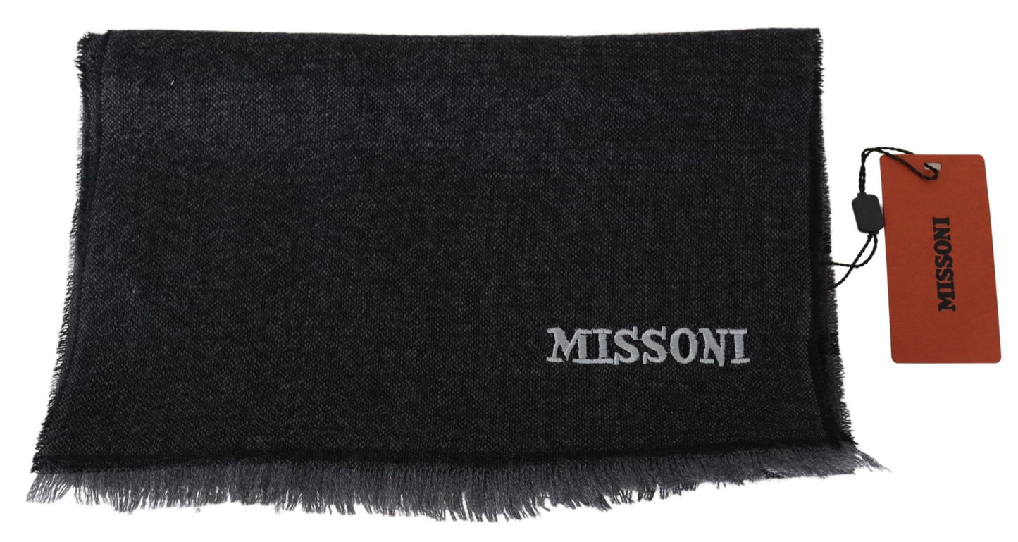 Brand new Missoni wool scarf with tags, blending tradition with contemporary elegance