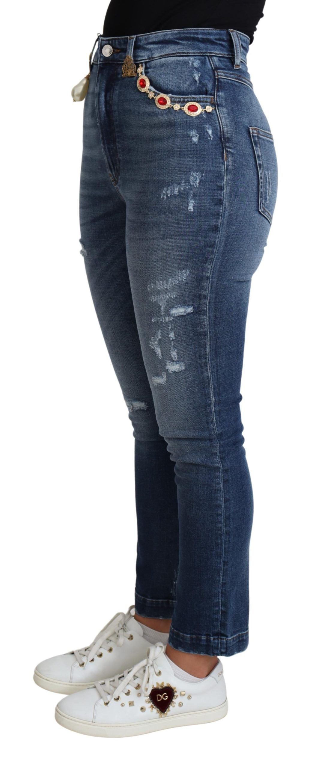 Luxurious Italian-crafted jeans with slim fit and cotton-elastane blend