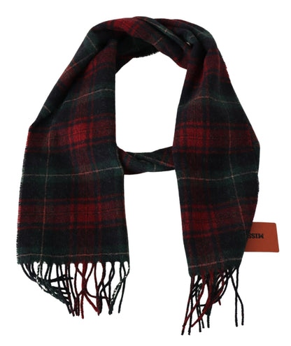 Sophisticated Italian-made wool scarf with timeless check pattern and fringed ends