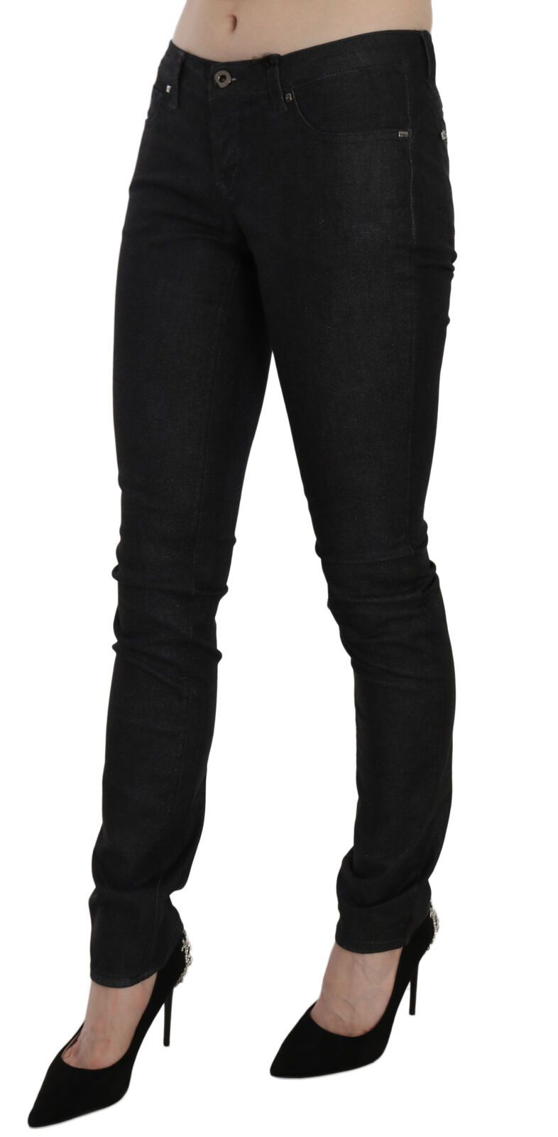 Versatile black denim with logo details and cotton material