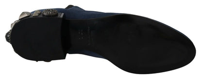 Convenient elastic side bands for a snug fit and Italian elegance