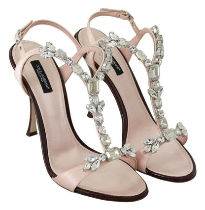 Italian sophistication with these breathtaking sandals for a touch of elegance