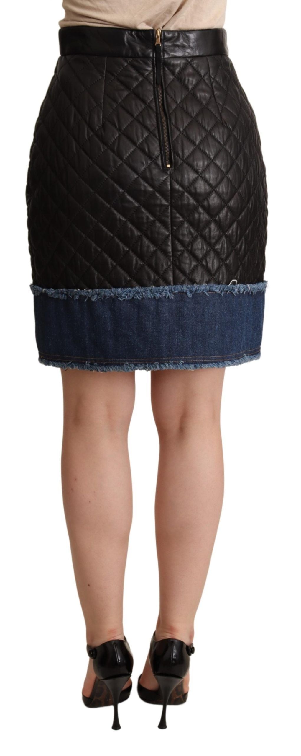 Luxurious high-waist mini skirt with iconic logo details
