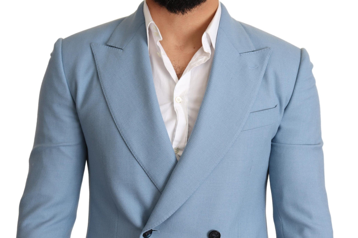 Comfortable blend of 70% cashmere and 30% silk for unparalleled wearability