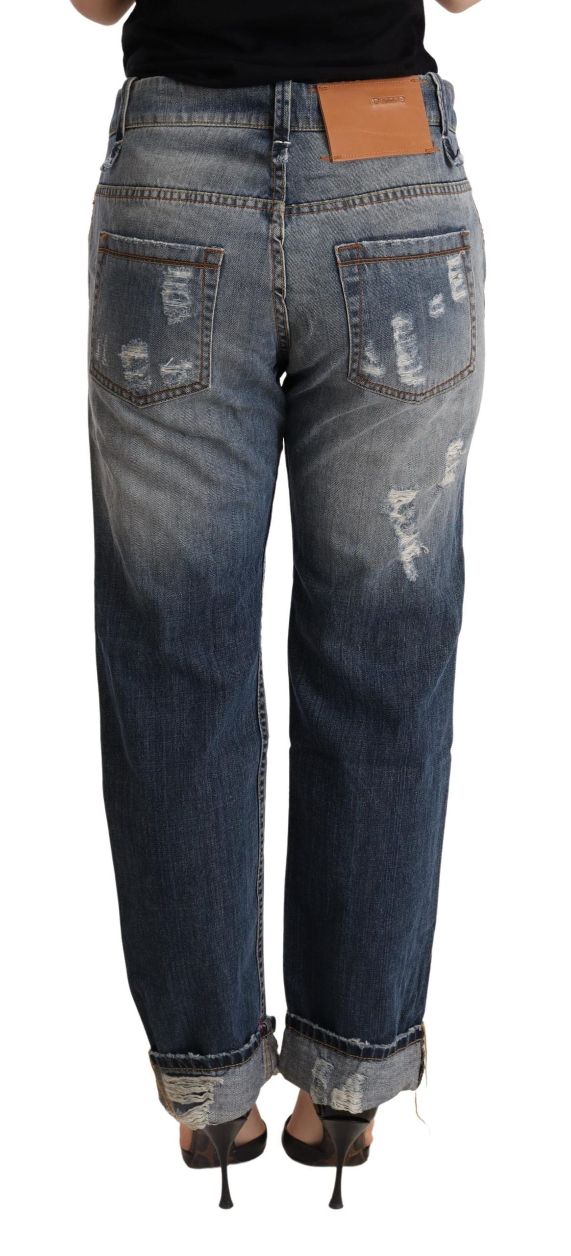  Model wearing Acht Mid Waist Baggy Denim Jeans, showcasing the flattering straight cut
