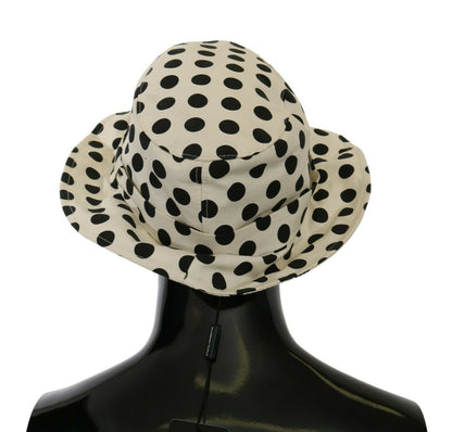 Elegant and sophisticated hat with exquisite logo details
