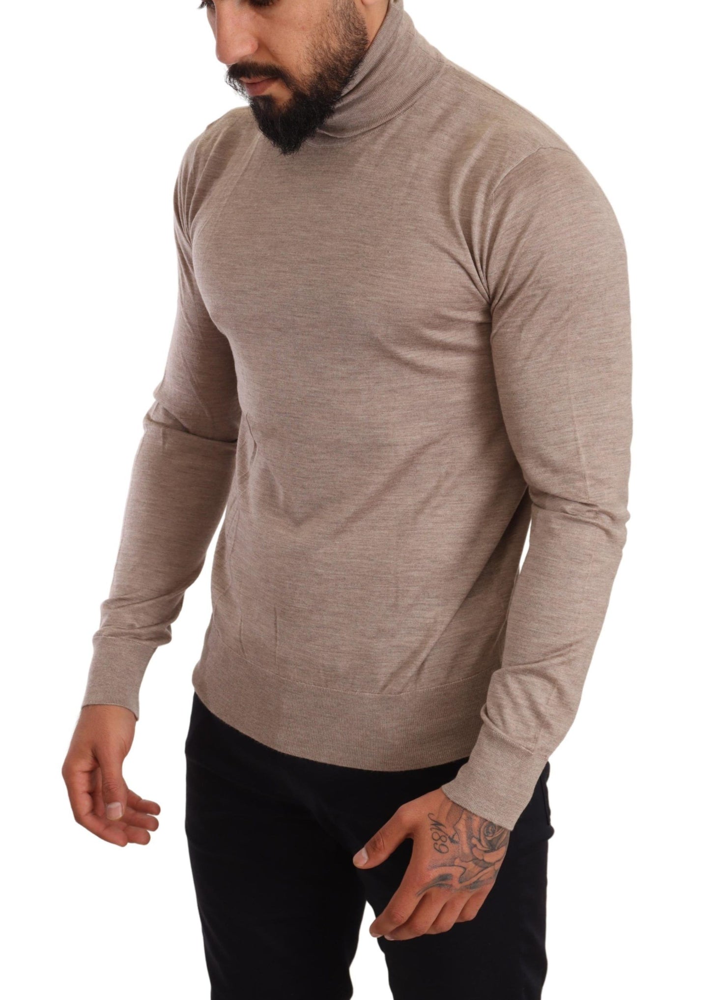 Italian-crafted pullover sweater in sumptuous cashmere and silk blend