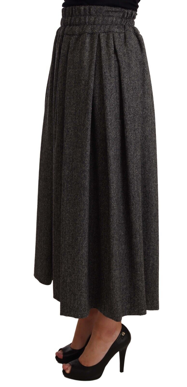 High-waisted, Italian-crafted wool and cotton midi skirt in gray zigzag pattern