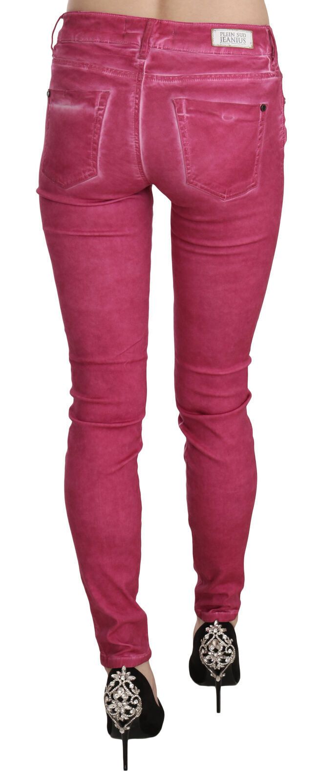 Ideal designer elegance for those who covet style and luxury, tag size 31