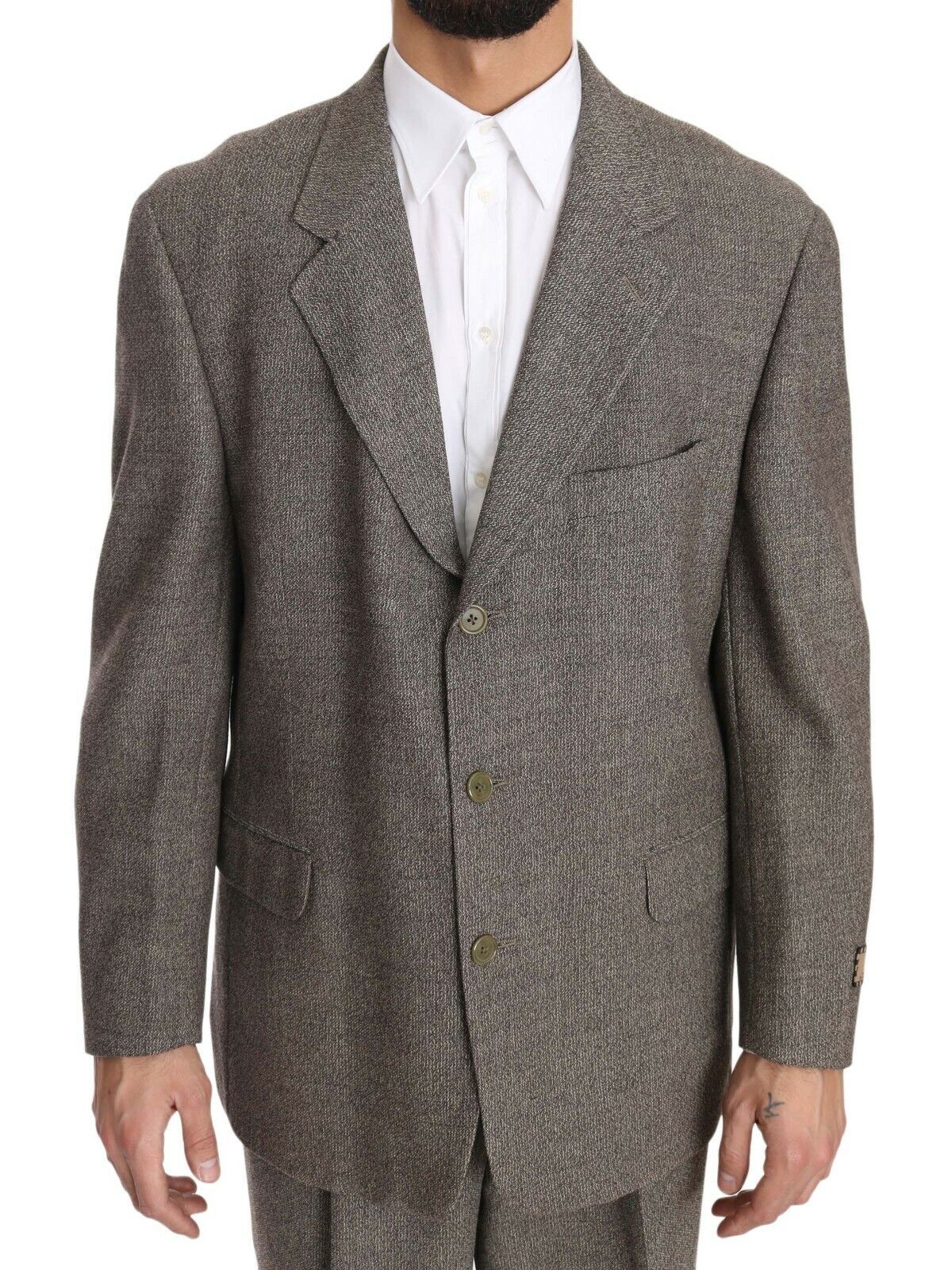 Elegant light brown wool suit with single-breasted blazer for the modern gentleman