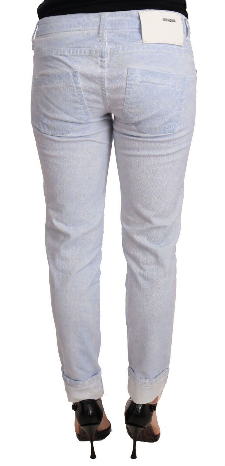 Comfortable and durable jeans with classic button fly and front/back pockets