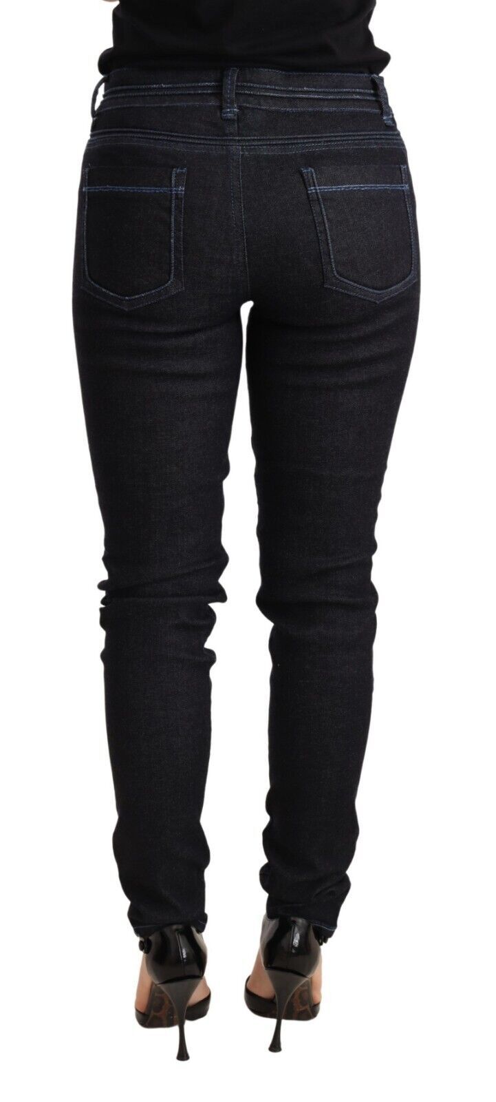 Slim fit low-waist skinny denim in blue with button closure
