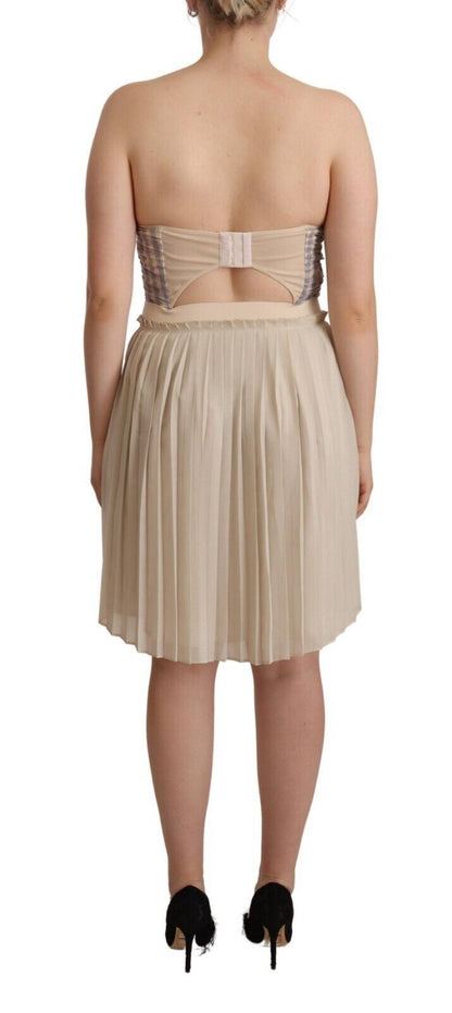 Crafted from high-quality polyester for comfort and style
