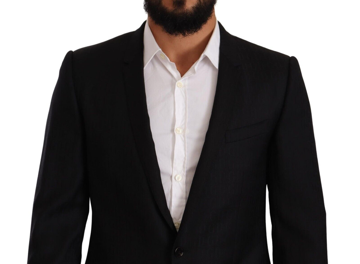  Sharp black color and functional trio of outer and inner pockets 