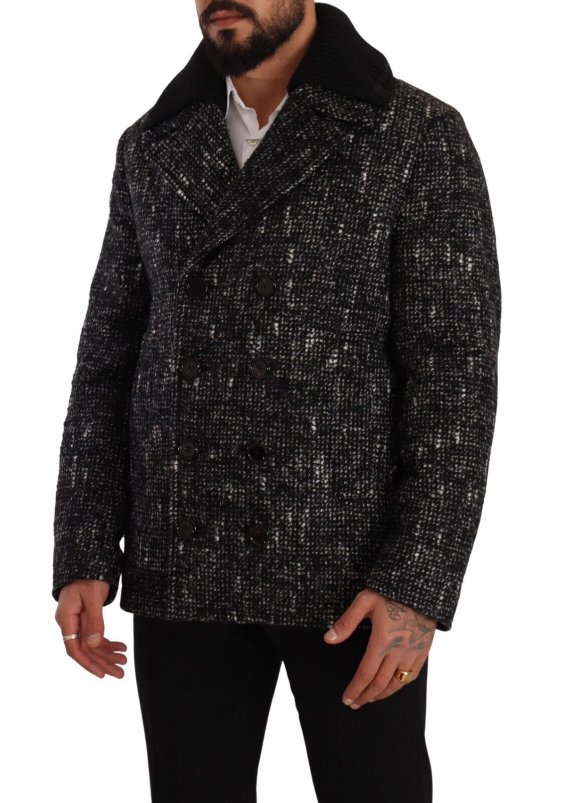 Luxurious Italian overcoat with 3 button closure and logo details