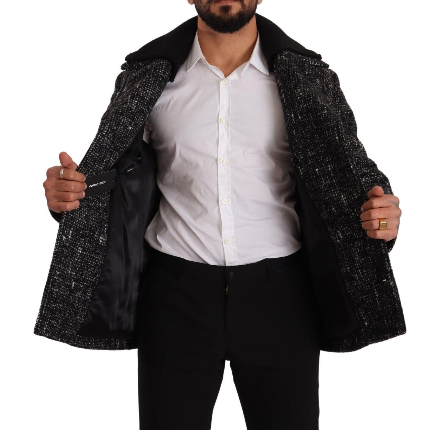 100% Viscose lining, made in Italy for the modern gentleman