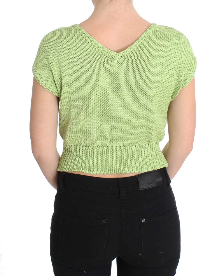Chic green sweater with fine knit details