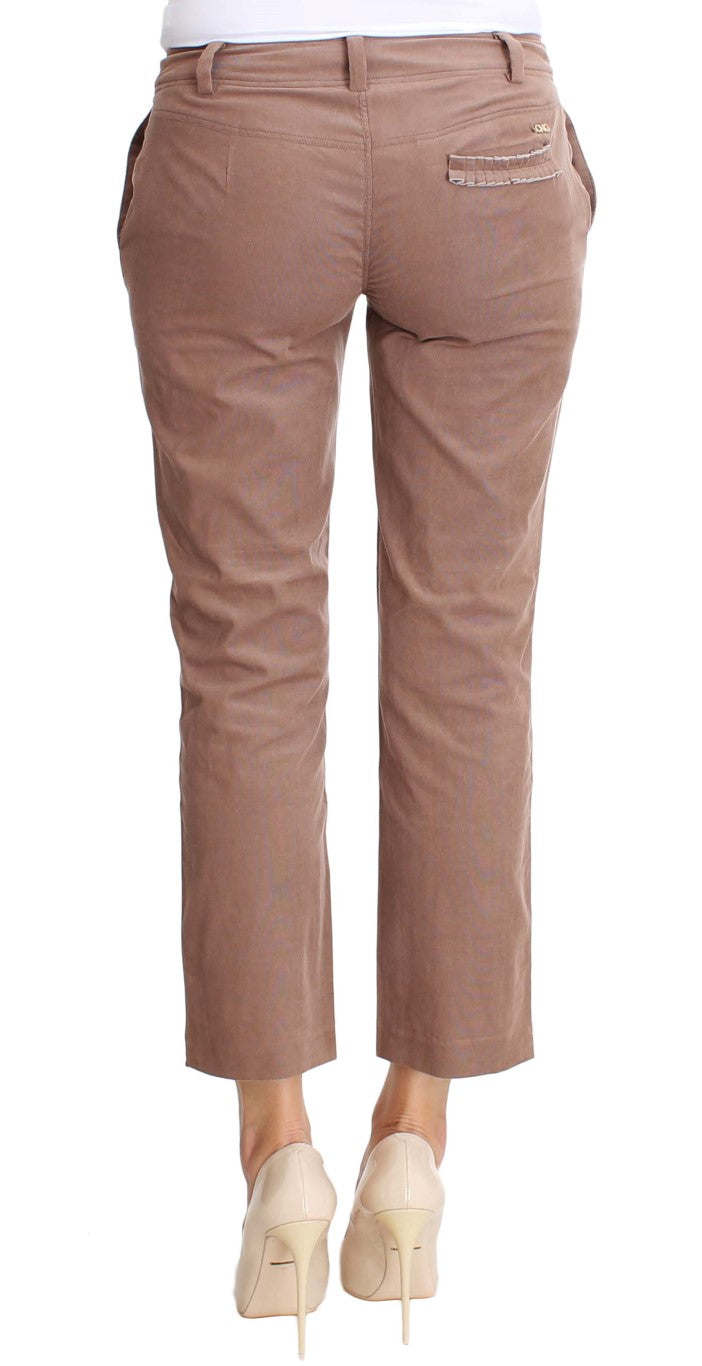Versatile and on-trend brown corduroy pants with a sumptuous hue