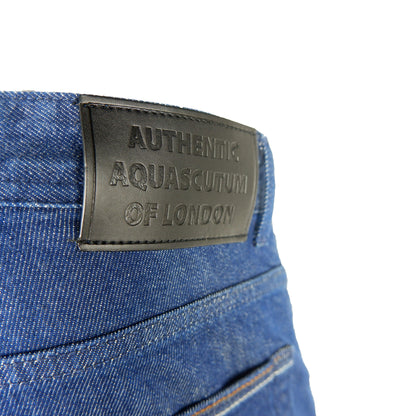 Tailored men's jeans in 100% cotton with front button closure