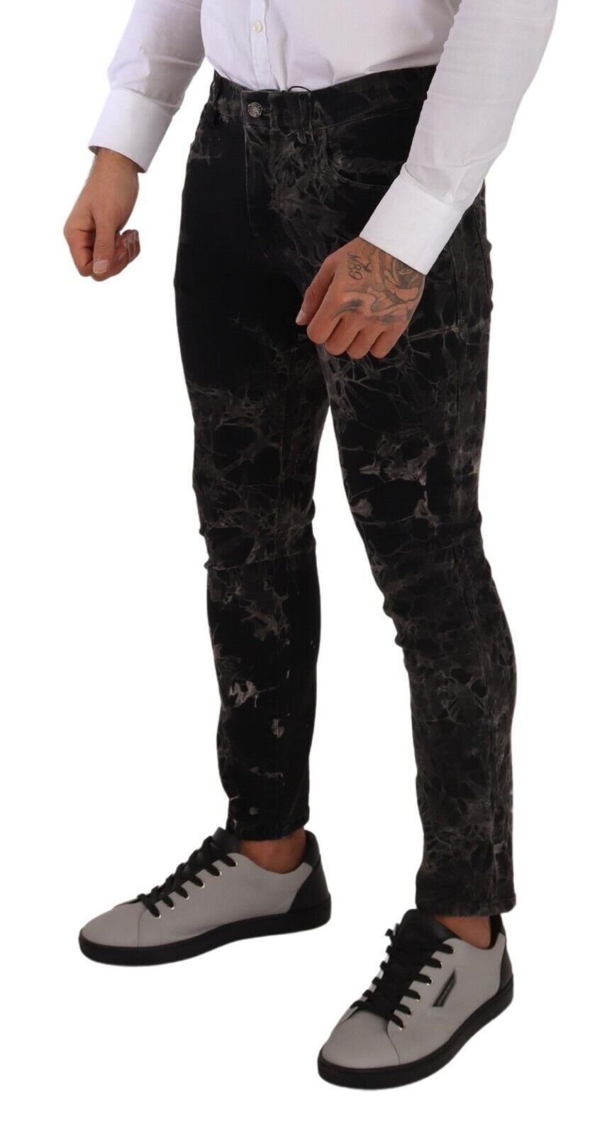 Comfortable slim fit jeans made from 98% cotton, 2% elastane blend