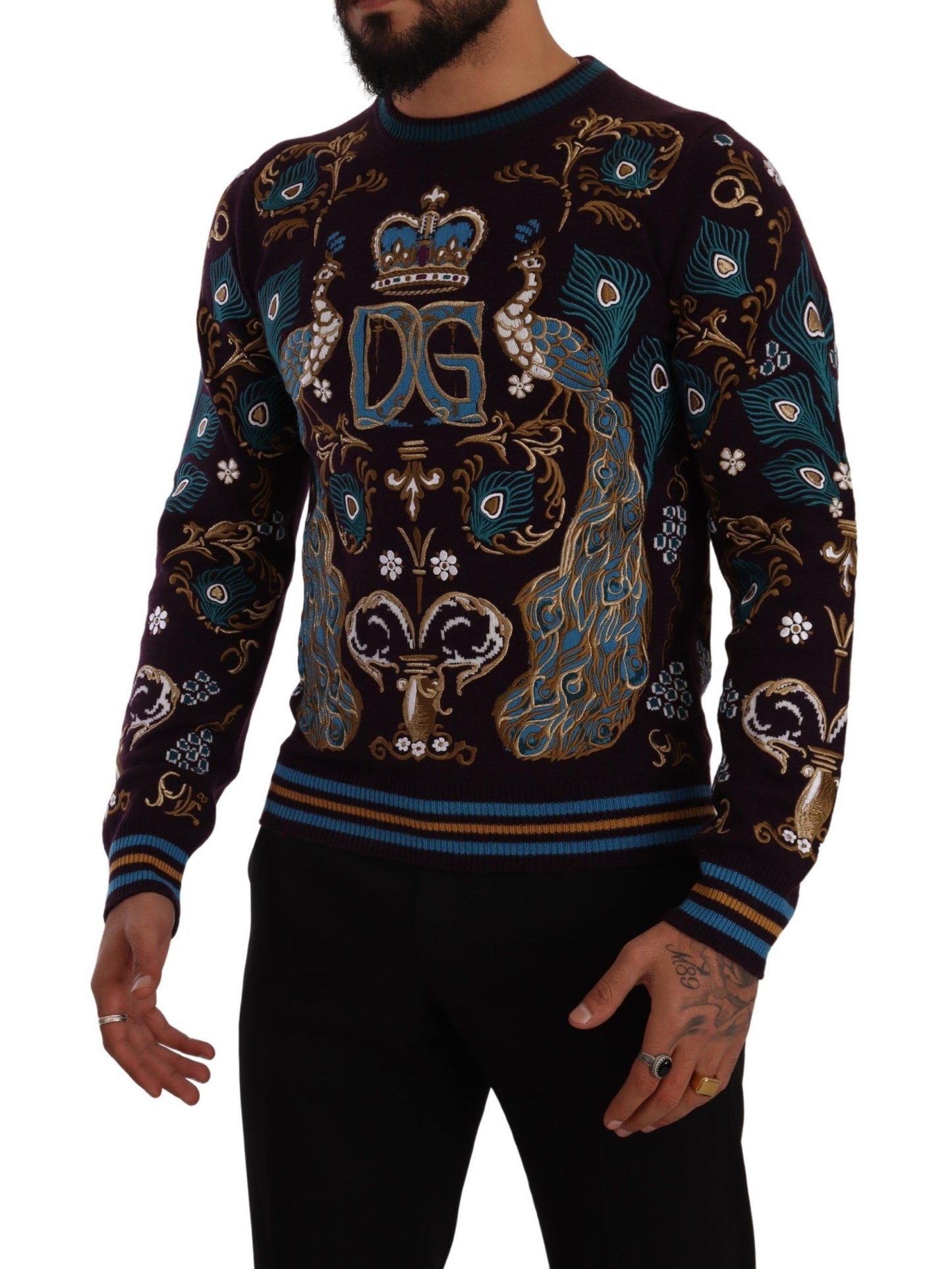 Luxurious bordeaux-colored crewneck pullover crafted from 100% authentic cashmere